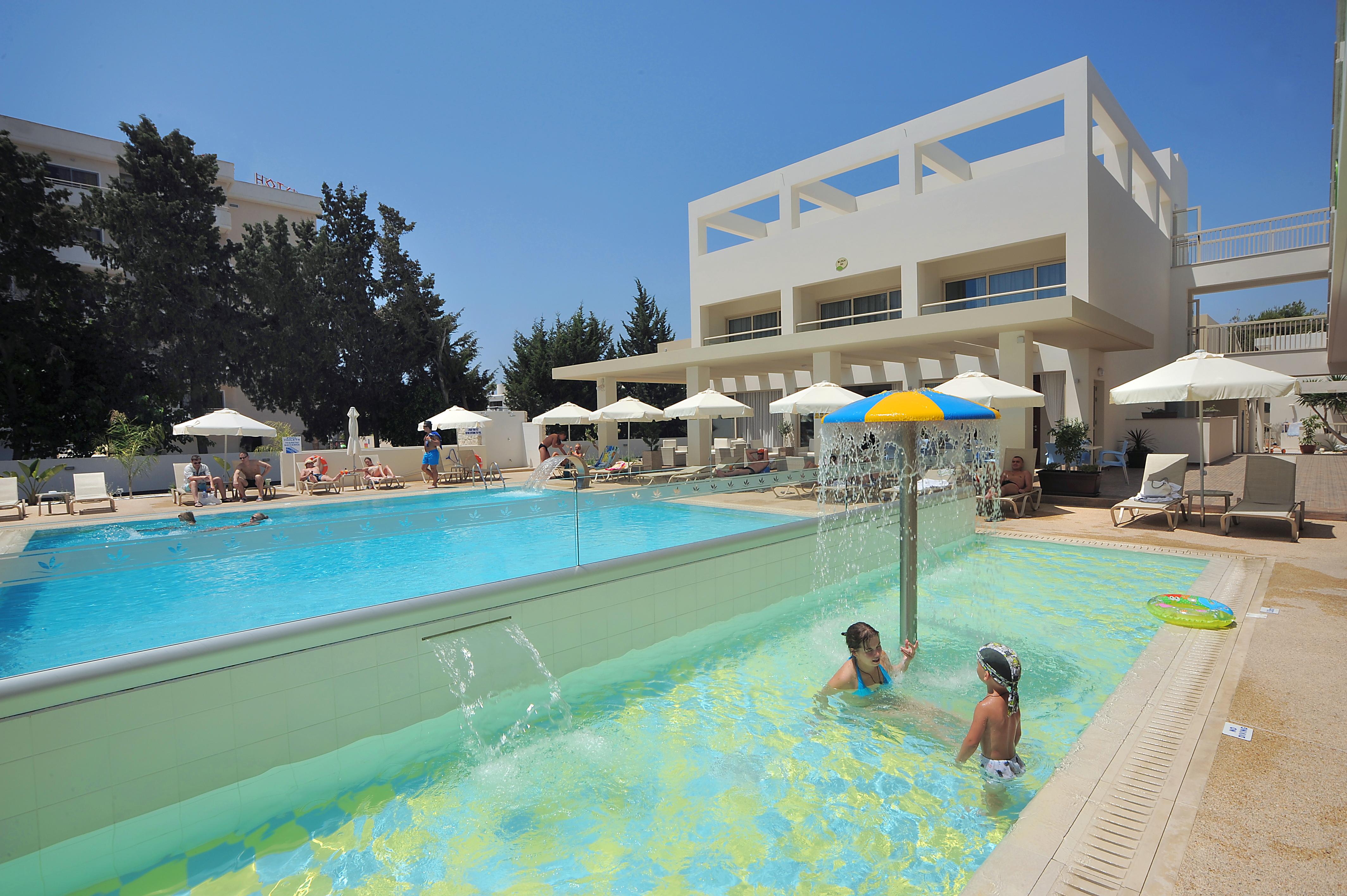 Nelia Gardens Hotel Айя Напа Екстериор снимка