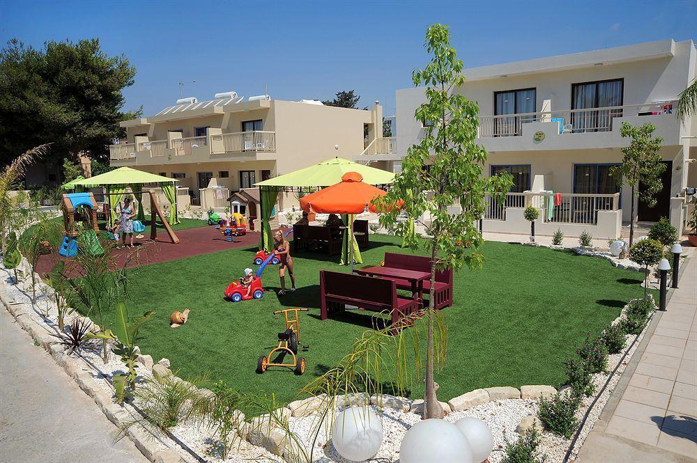Nelia Gardens Hotel Айя Напа Екстериор снимка