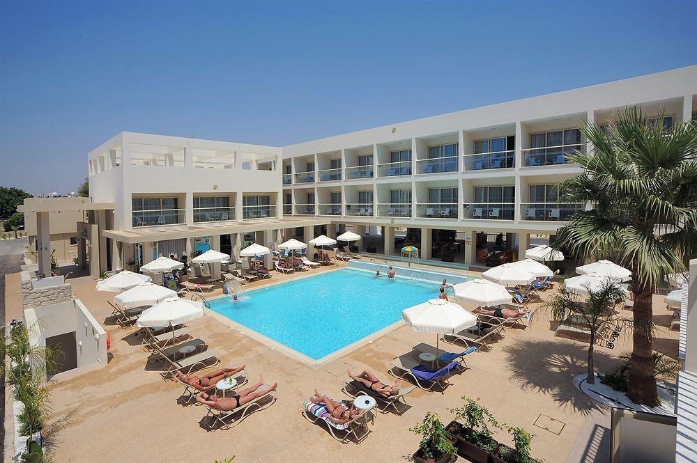 Nelia Gardens Hotel Айя Напа Екстериор снимка