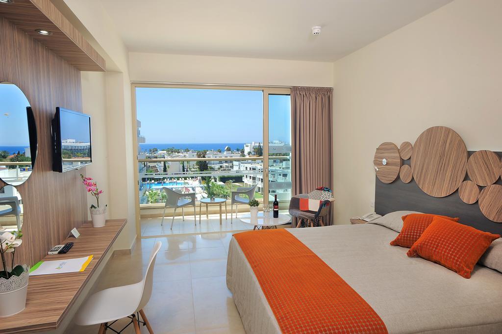 Nelia Gardens Hotel Айя Напа Стая снимка