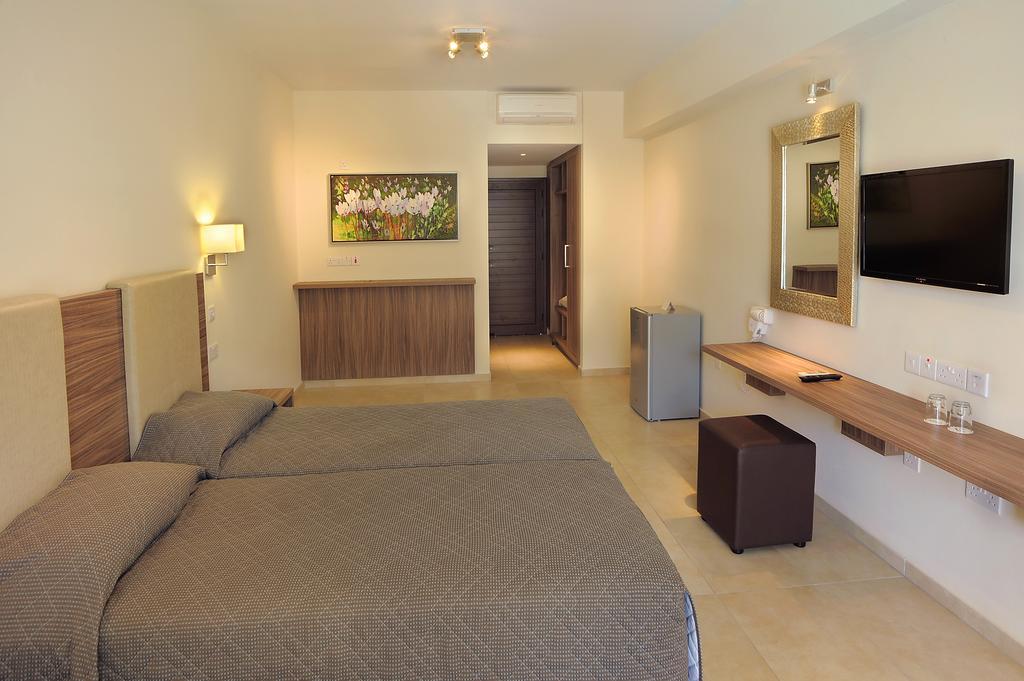 Nelia Gardens Hotel Айя Напа Екстериор снимка