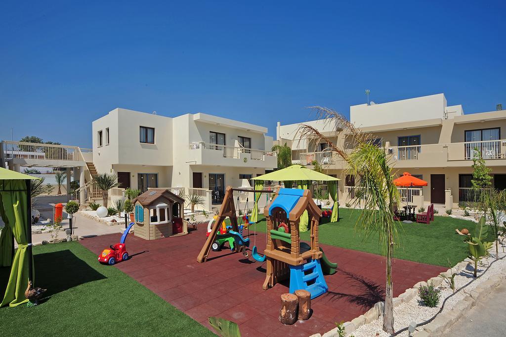 Nelia Gardens Hotel Айя Напа Екстериор снимка