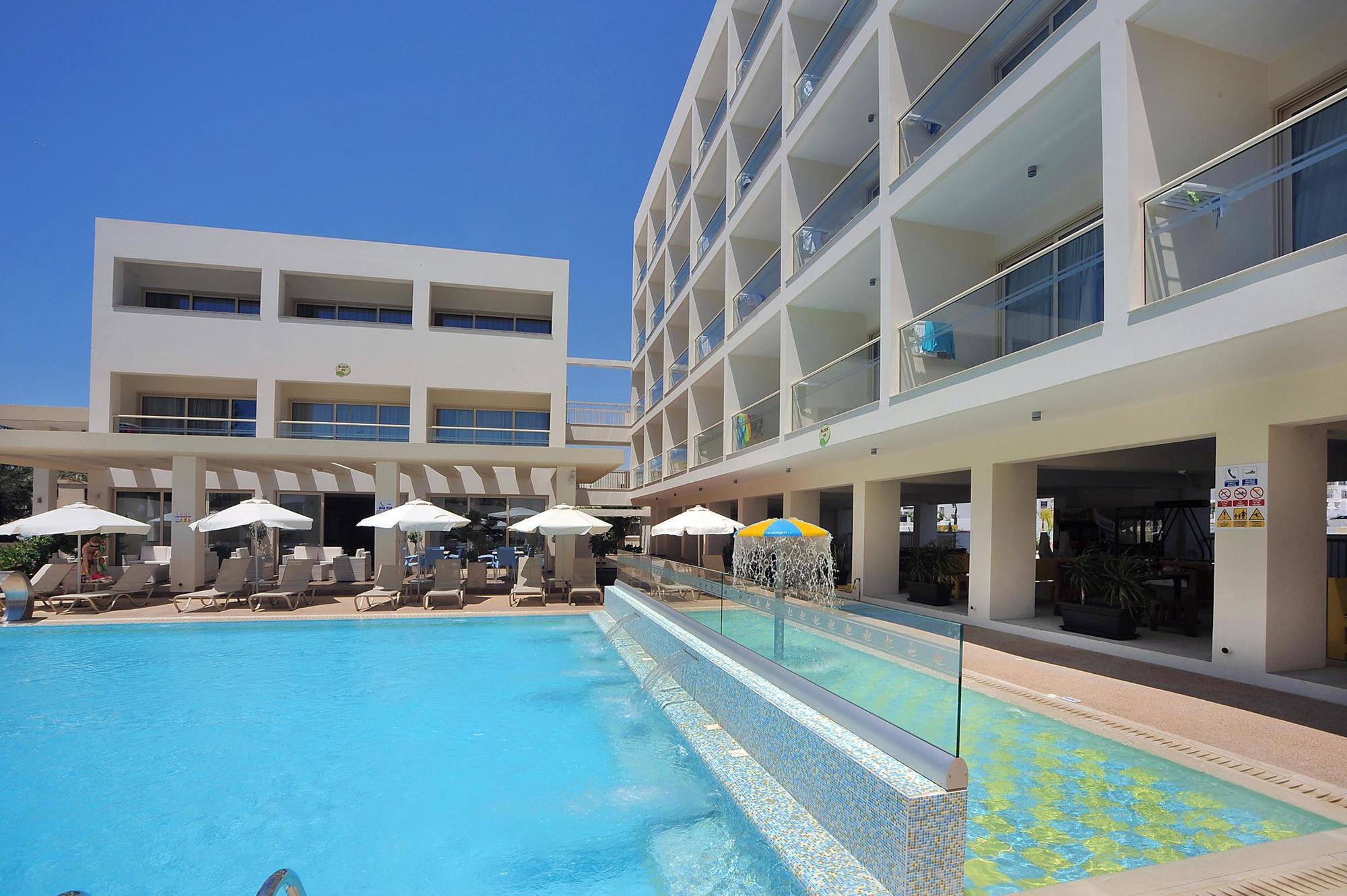 Nelia Gardens Hotel Айя Напа Екстериор снимка