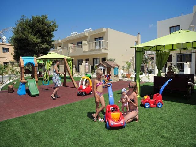 Nelia Gardens Hotel Айя Напа Екстериор снимка
