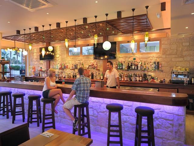 Nelia Gardens Hotel Айя Напа Екстериор снимка