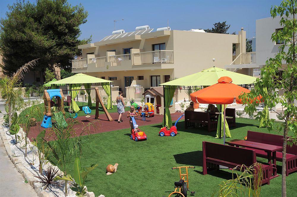 Nelia Gardens Hotel Айя Напа Екстериор снимка