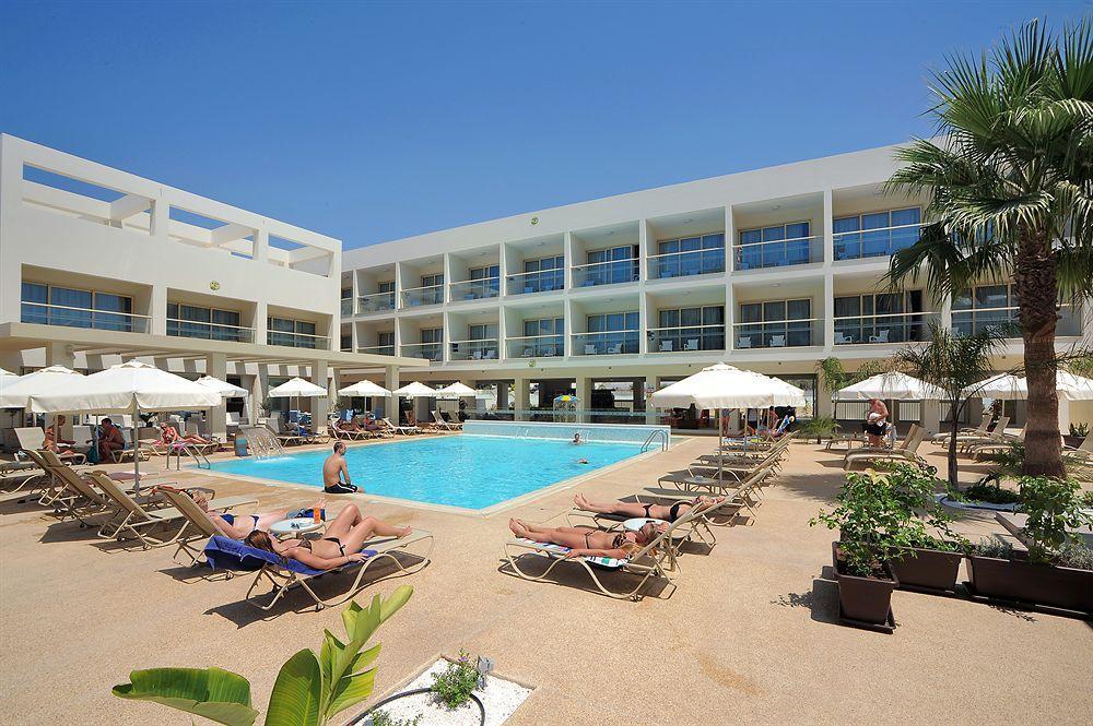 Nelia Gardens Hotel Айя Напа Екстериор снимка